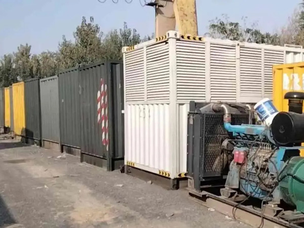 西峡200KW柴油发电机机组每小时油耗是多少？
